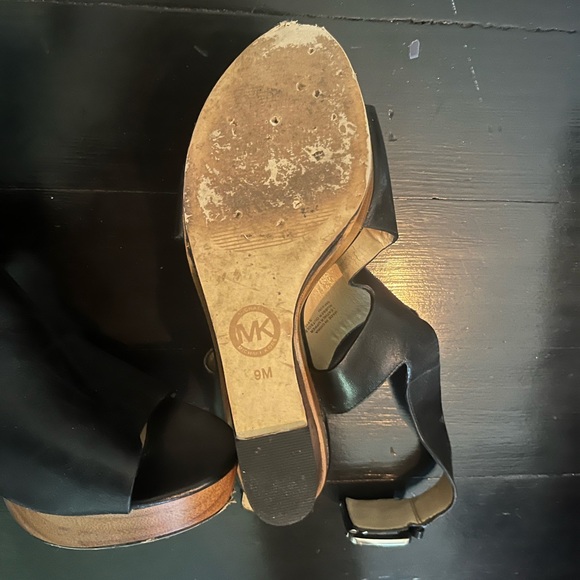 Micheal Kors Women’s Wedge Heel Black Leather upper Wood Heel size 9 EUC - Picture 4 of 4
